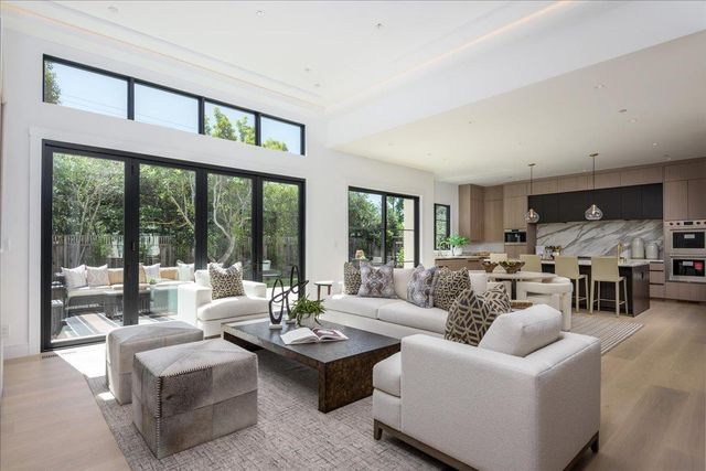 1147 Windsor Way, Menlo Park, CA 94025