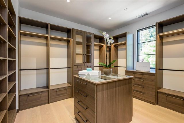 1147 Windsor Way, Menlo Park, CA 94025