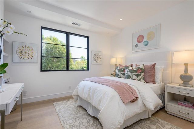 1147 Windsor Way, Menlo Park, CA 94025