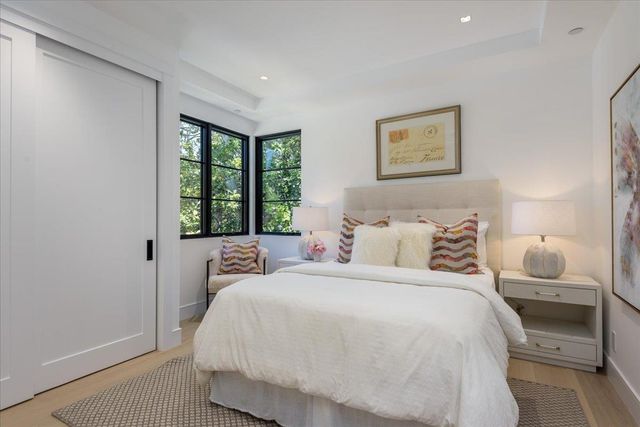 1147 Windsor Way, Menlo Park, CA 94025