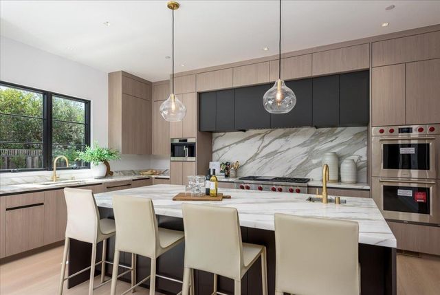 1147 Windsor Way, Menlo Park, CA 94025