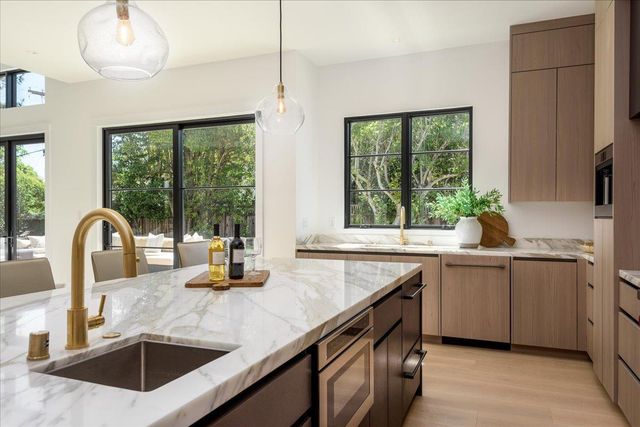 1147 Windsor Way, Menlo Park, CA 94025