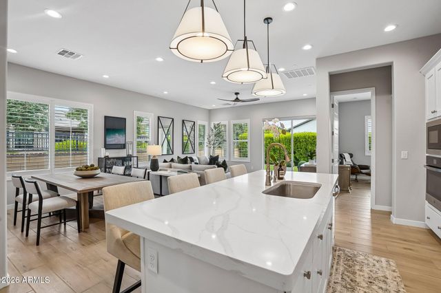 2108 E WARBLER Road, Gilbert, AZ 85297