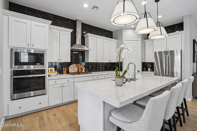 2108 E WARBLER Road, Gilbert, AZ 85297