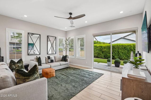 2108 E WARBLER Road, Gilbert, AZ 85297