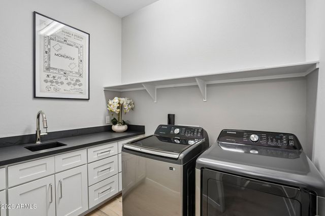 2108 E WARBLER Road, Gilbert, AZ 85297