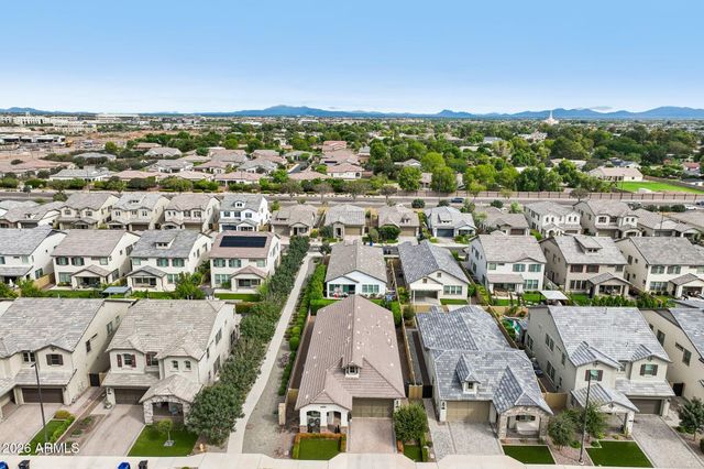 2108 E WARBLER Road, Gilbert, AZ 85297