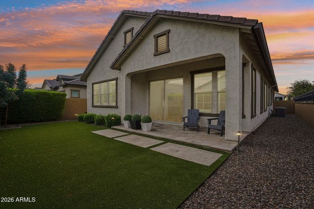 2108 E WARBLER Road, Gilbert, AZ 85297
