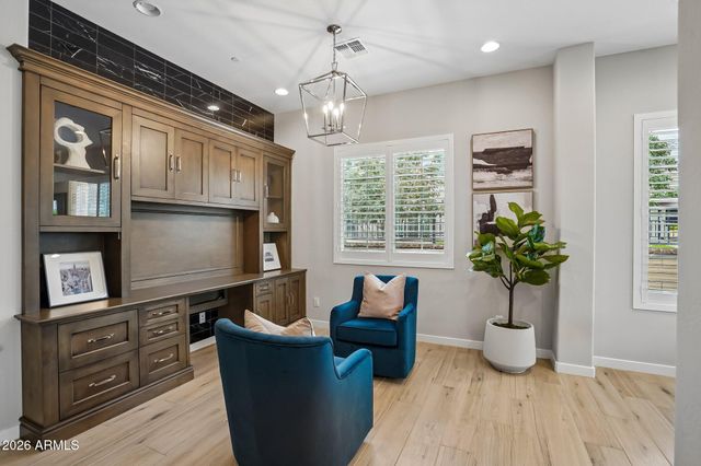 2108 E WARBLER Road, Gilbert, AZ 85297