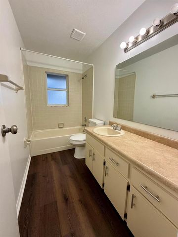 8143 CHELSWORTH DRIVE, Orlando, FL 32835