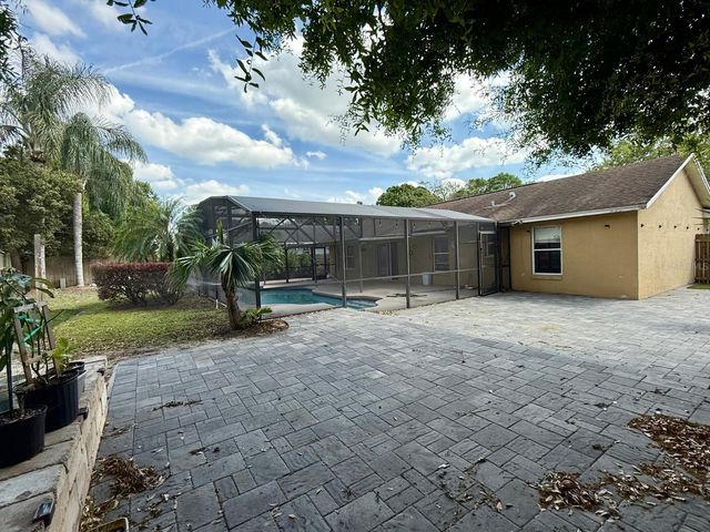 8143 CHELSWORTH DRIVE, Orlando, FL 32835