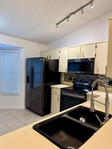 8143 CHELSWORTH DRIVE, Orlando, FL 32835