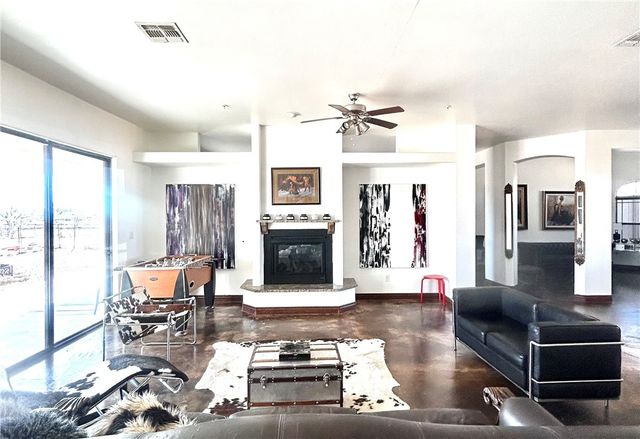 21038 S Cheyenne Road, Yucca, AZ 86438