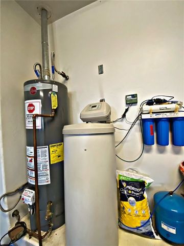 21038 S Cheyenne Road, Yucca, AZ 86438