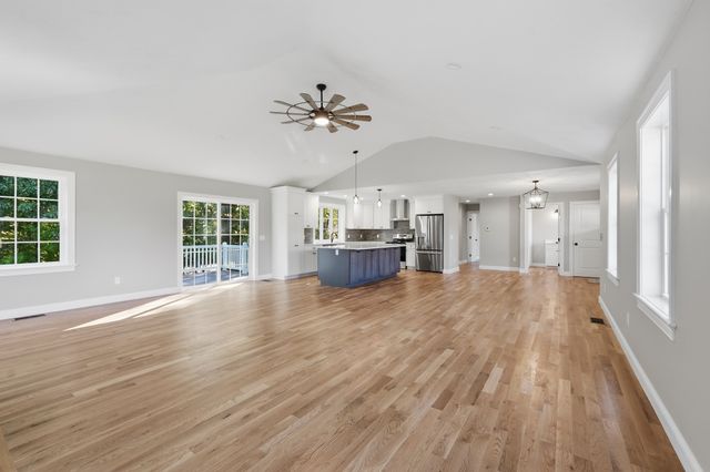 126 Townsend Harbor Rd, Lunenburg, MA 01462