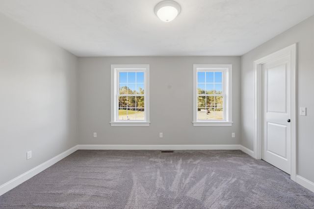126 Townsend Harbor Rd, Lunenburg, MA 01462