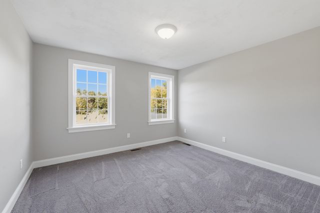 126 Townsend Harbor Rd, Lunenburg, MA 01462
