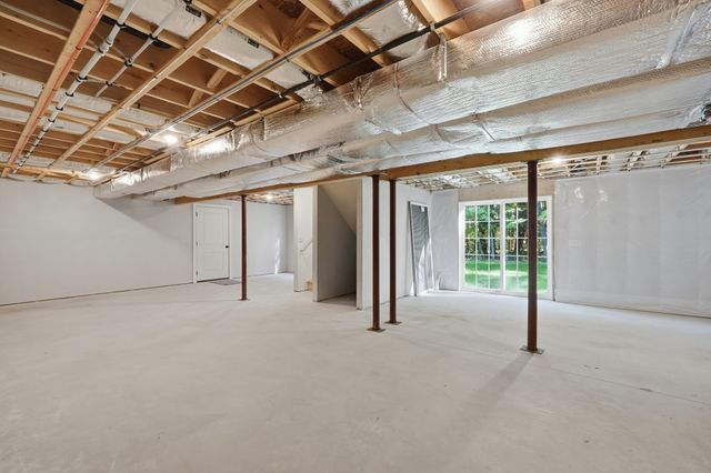 126 Townsend Harbor Rd, Lunenburg, MA 01462