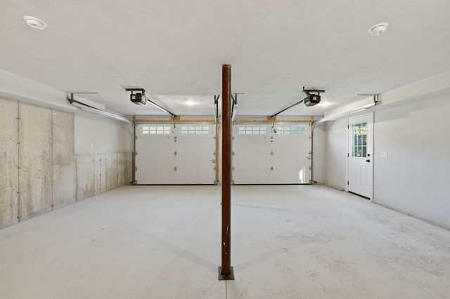 126 Townsend Harbor Rd, Lunenburg, MA 01462