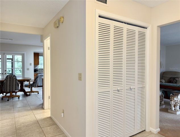 6101 SOARING AVENUE, Temple Terrace, FL 33617