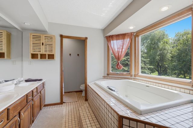 591 Spurline Circle, Hudson, WI 54016