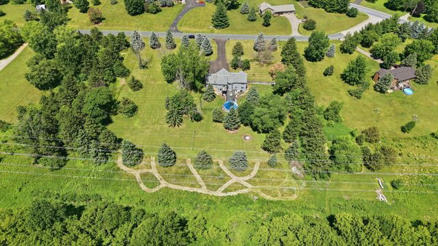 591 Spurline Circle, Hudson, WI 54016
