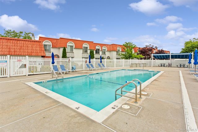 17 Alhambra Drive 17, Oceanside, NY 11572