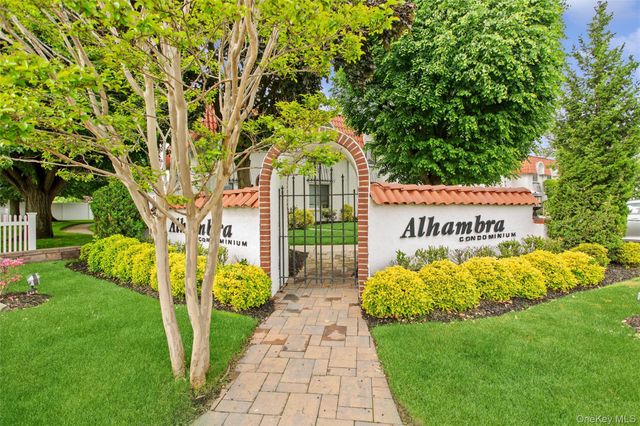 17 Alhambra Drive 17, Oceanside, NY 11572