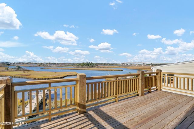 705 S Topsail Drive B, Surf City, NC 28445