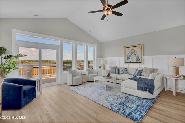 705 S Topsail Drive B, Surf City, NC 28445