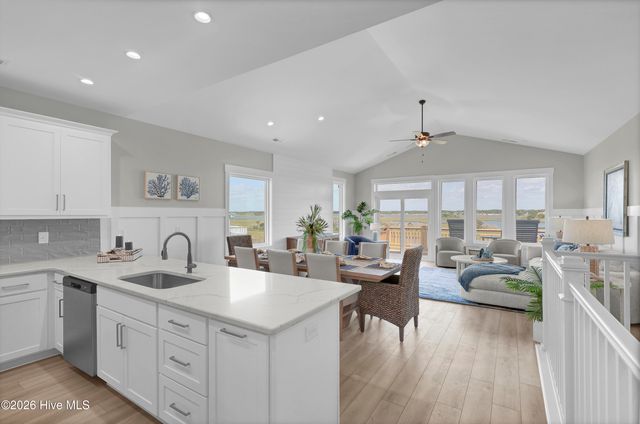 705 S Topsail Drive B, Surf City, NC 28445
