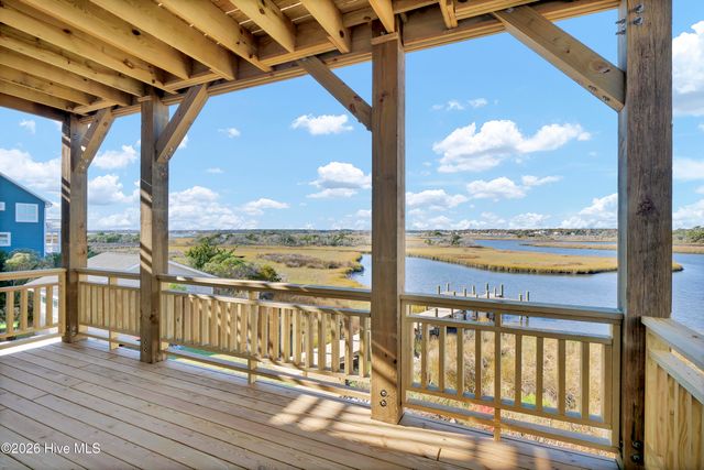 705 S Topsail Drive B, Surf City, NC 28445