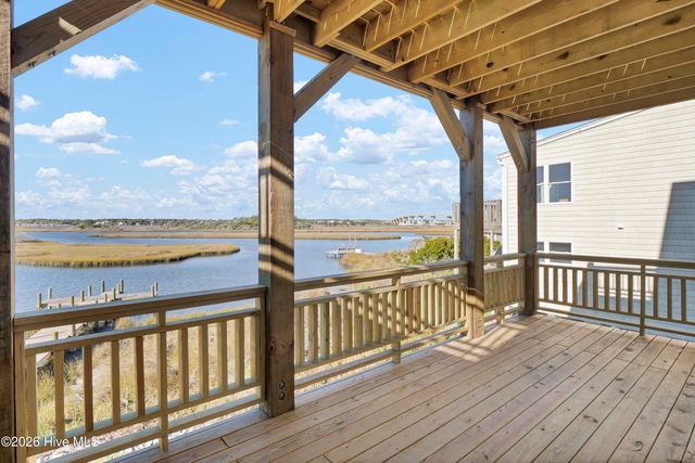 705 S Topsail Drive B, Surf City, NC 28445