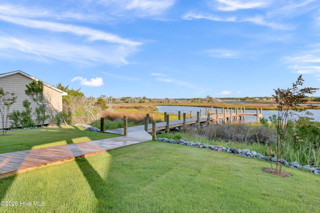 705 S Topsail Drive B, Surf City, NC 28445