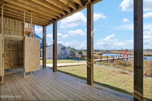 705 S Topsail Drive B, Surf City, NC 28445
