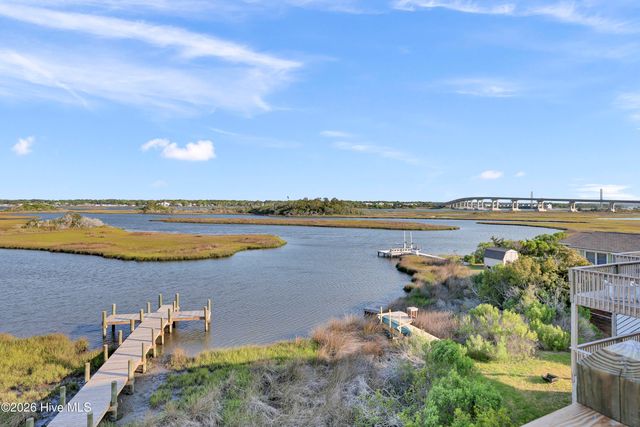 705 S Topsail Drive B, Surf City, NC 28445