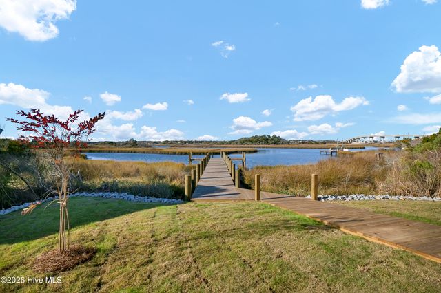 705 S Topsail Drive B, Surf City, NC 28445