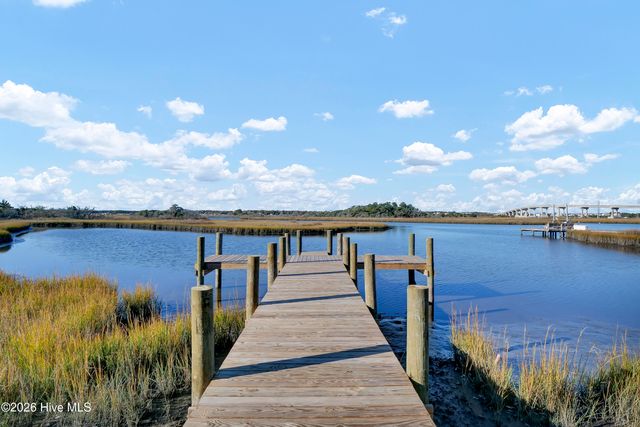 705 S Topsail Drive B, Surf City, NC 28445
