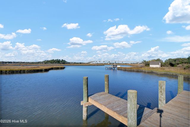705 S Topsail Drive B, Surf City, NC 28445