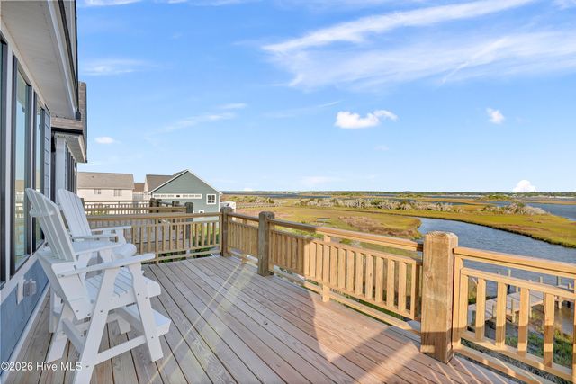 705 S Topsail Drive B, Surf City, NC 28445