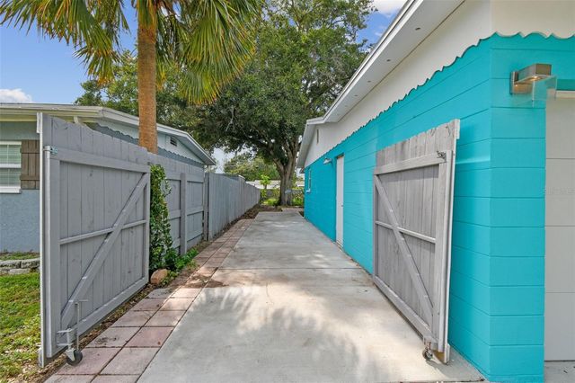 3218 38TH STREET N, St Petersburg, FL 33713
