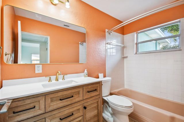 3218 38TH STREET N, St Petersburg, FL 33713