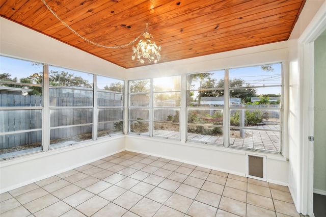 3218 38TH STREET N, St Petersburg, FL 33713
