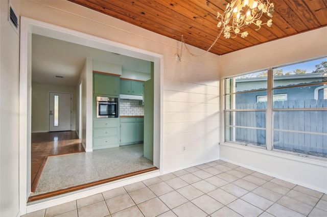 3218 38TH STREET N, St Petersburg, FL 33713