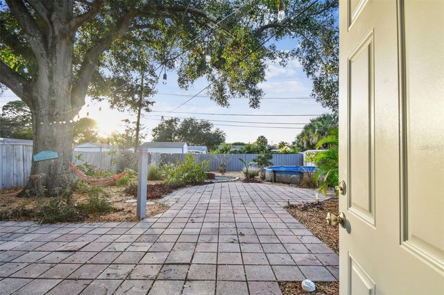 3218 38TH STREET N, St Petersburg, FL 33713