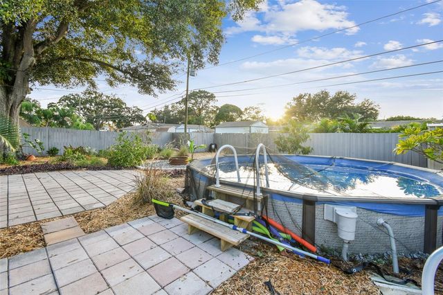 3218 38TH STREET N, St Petersburg, FL 33713