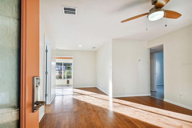 3218 38TH STREET N, St Petersburg, FL 33713