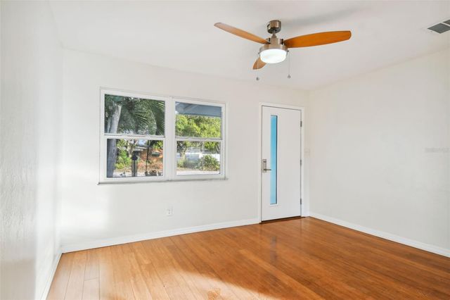 3218 38TH STREET N, St Petersburg, FL 33713