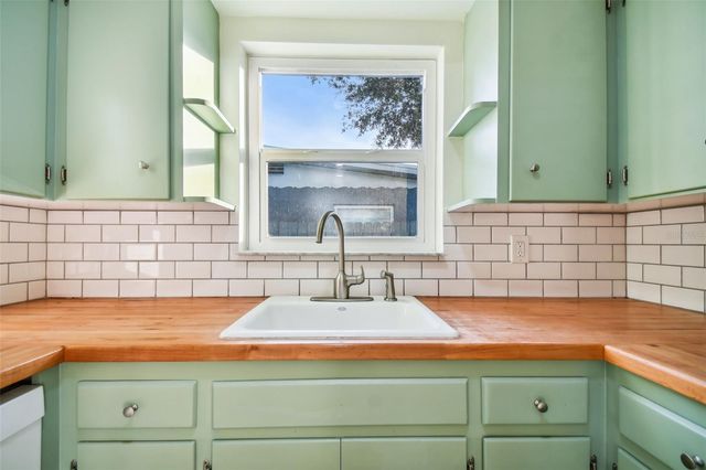 3218 38TH STREET N, St Petersburg, FL 33713