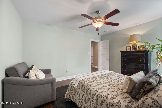 125 Chadwick Court, Sneads Ferry, NC 28460